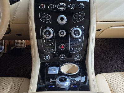 ASTON MARTIN RAPIDE - 9