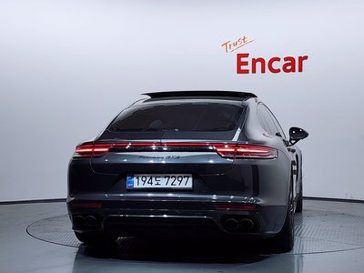 PORSCHE PANAMERA - 3