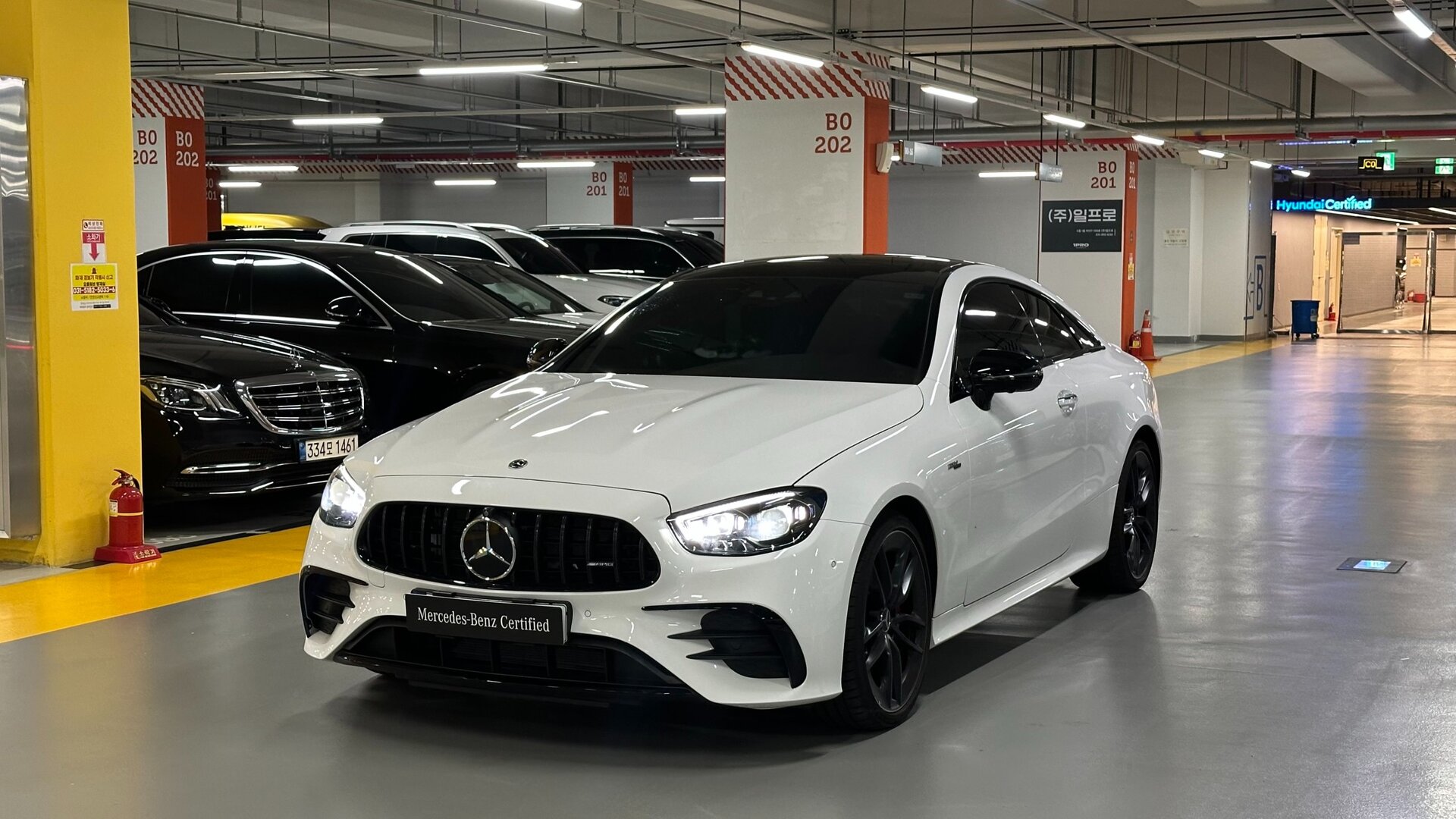 MERCEDES-BENZ E-CLASS - View 1