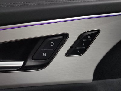 2023 AUDI Q8 thumbnail 31
