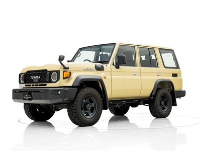 TOYOTA LAND CRUISER 70 - 3