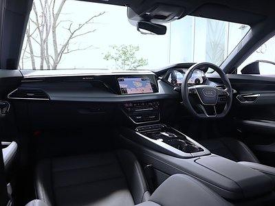 2024 AUDI E-TRON GT QUATTRO thumbnail 37