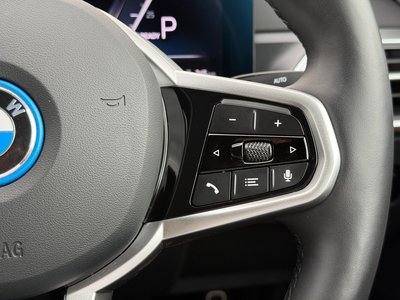 2025 BMW I4 thumbnail 18