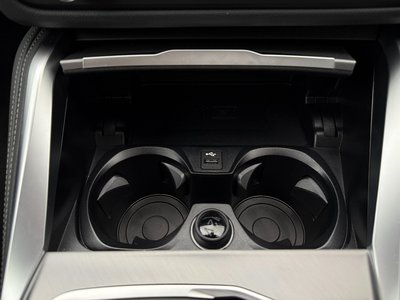 2025 BMW I4 thumbnail 42