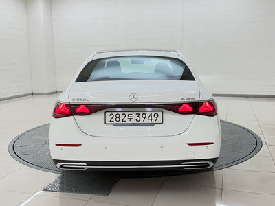 MERCEDES-BENZ E-CLASS - 3