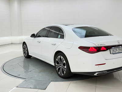 MERCEDES-BENZ E-CLASS - 2