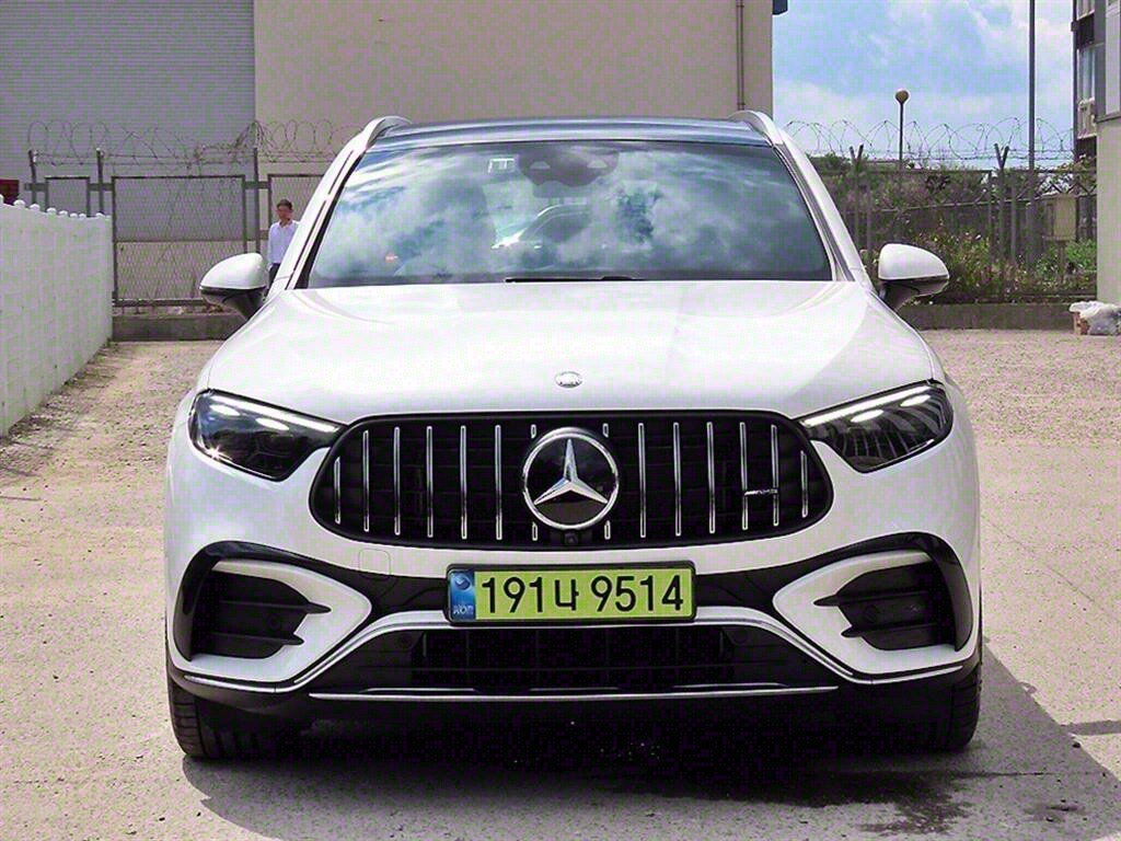 MERCEDES-BENZ GLC - View 1