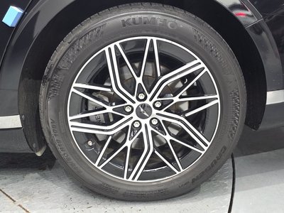 صورة 8 لـ 2022 Genesis G90 (RS4)
