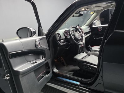 MINI COUNTRYMAN - 10