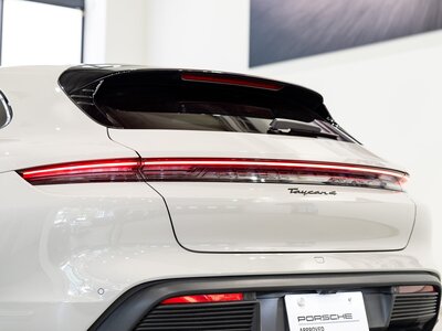 PORSCHE TAYCAN - 10