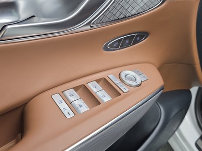 2021 Genesis GV70 — миниатюра 29