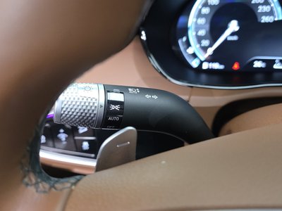 2021 Genesis GV70 — миниатюра 27