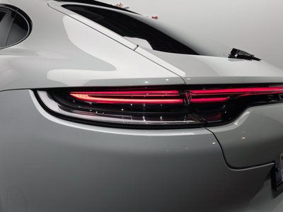 صورة 10 لـ 2021 Porsche PANAMERA