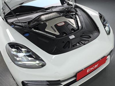 صورة 7 لـ 2021 Porsche PANAMERA