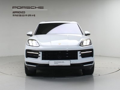 2025 Porsche CAYENNE photo 2