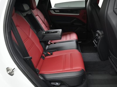 2025 Porsche CAYENNE — миниатюра 12