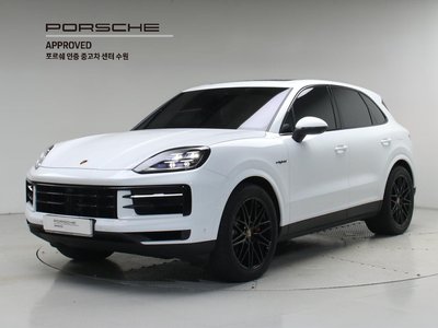 2025 Porsche CAYENNE photo 1