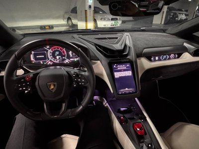 LAMBORGHINI REVUELTO - 6