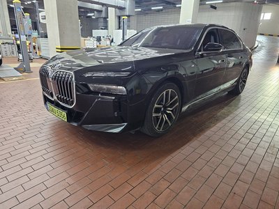 BMW 7 SERIES - 1
