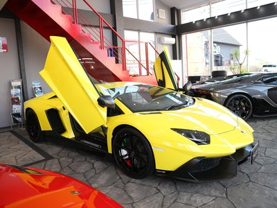 LAMBORGHINI AVENTADOR - 7