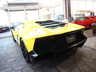 LAMBORGHINI AVENTADOR - 10