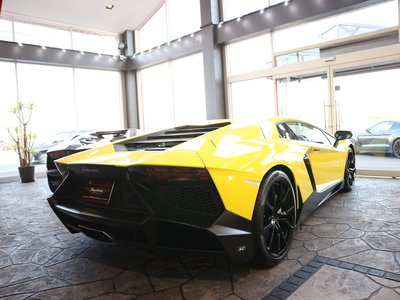 LAMBORGHINI AVENTADOR - 9