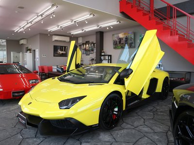 LAMBORGHINI AVENTADOR - 5