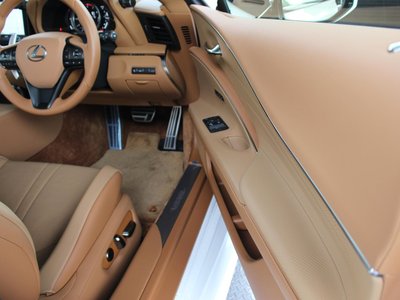 صورة 14 لـ 2025 Lexus LC CONVERTIBLE