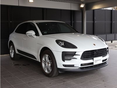 PORSCHE MACAN - 3