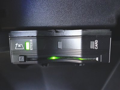 MERCEDES-BENZ GLB - 10