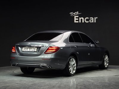 MERCEDES-BENZ E-CLASS - 4