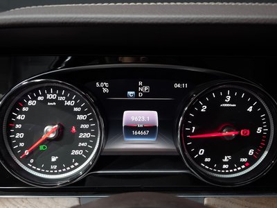 MERCEDES-BENZ E-CLASS - 8