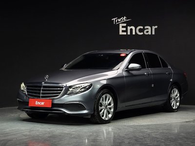 MERCEDES-BENZ E-CLASS - 1