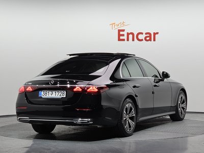 MERCEDES-BENZ E-CLASS - 3