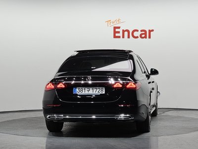 MERCEDES-BENZ E-CLASS - 4