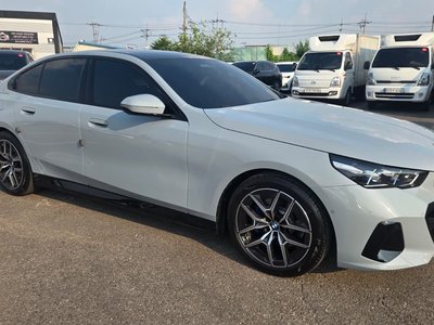 2026 BMW 5 SERIES 照片 5