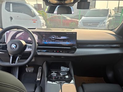 2026 BMW 5 SERIES 照片 10
