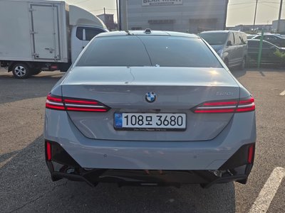 2026 BMW 5 SERIES 照片 6