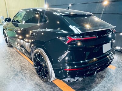 LAMBORGHINI URUS - 7