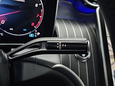 MERCEDES-BENZ GLC - 9