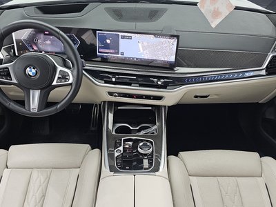 2025 BMW X7 photo 5