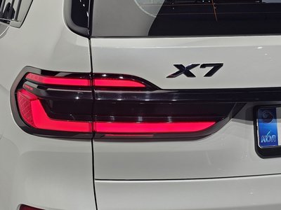 2025 BMW X7 photo 10