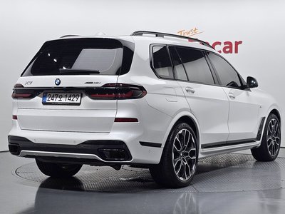 2025 BMW X7 photo 3