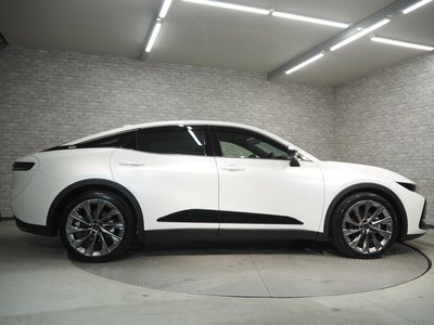 TOYOTA CROWN CROSSOVER - 7