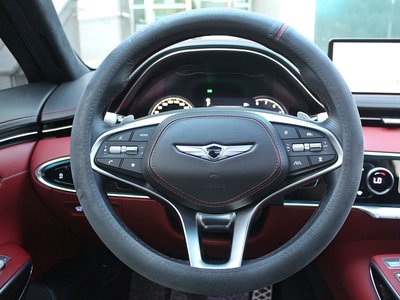 صورة 9 لـ 2023 Genesis GV70
