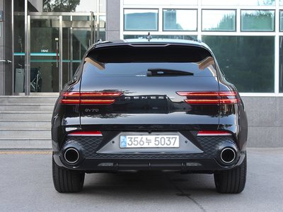 صورة 3 لـ 2023 Genesis GV70