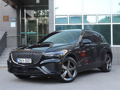 صورة 1 لـ 2023 Genesis GV70