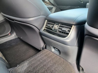 صورة مصغرة 32 لـ 2021 Lexus LS