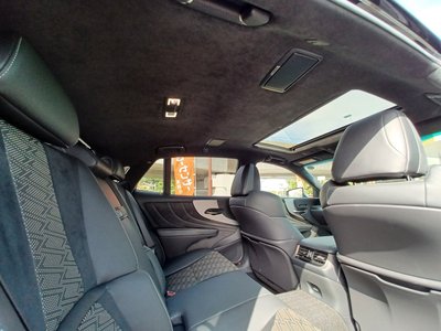 صورة مصغرة 17 لـ 2021 Lexus LS