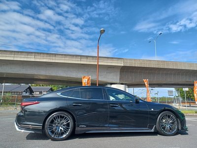 LEXUS LS - 6